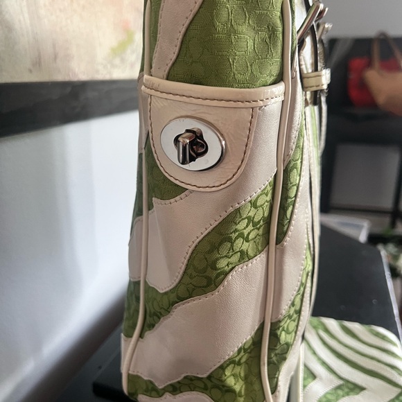 Coach Green and White Zebra Tote Bag with Matching Wristlet - Picture 5 of 15